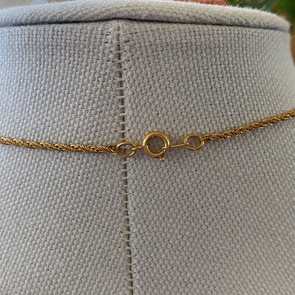 1980 Avon Brushed Goldtone Bow Necklace - Picture 8 of 10